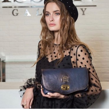 Beautiful woman leather shoulder bag "Castel Del Piano" B161