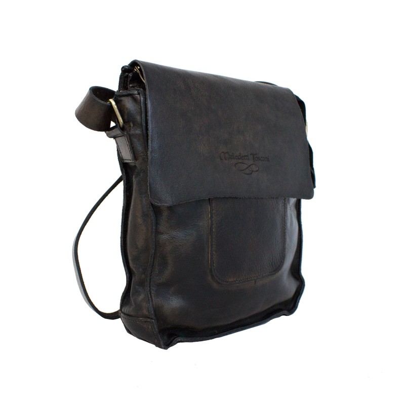 Shoulder strap in vegetable tanned and hand dyed leather. Black + Brown