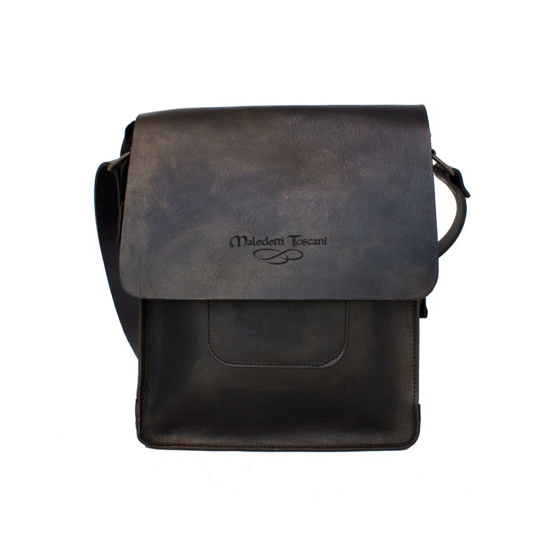 Shoulder strap in vegetable tanned and hand dyed leather. Black + Brown