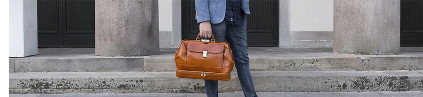 Leather doctor bags must be practical and capacious - officina66.pl