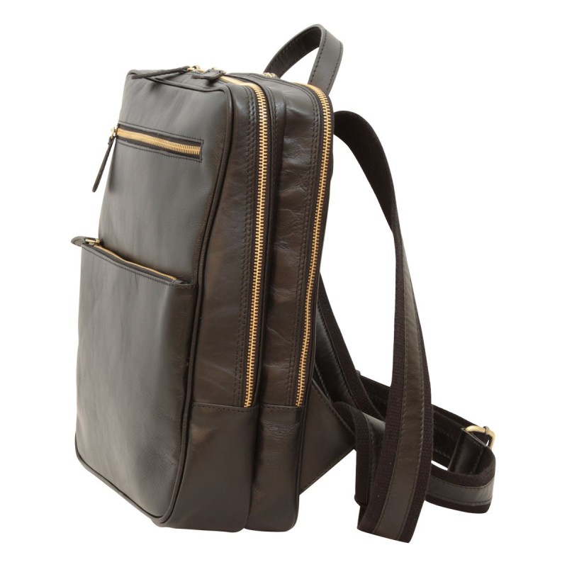 Sporty laptop backpack in soft vegetable-tanned calfskin with space for a computer.