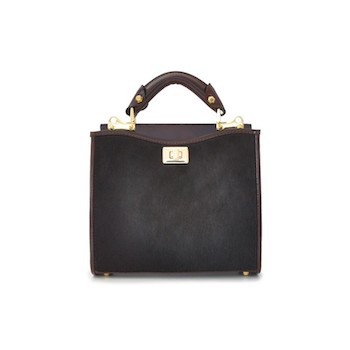 Small handbag in horse leather on the front and back is the essence of style and elegance.