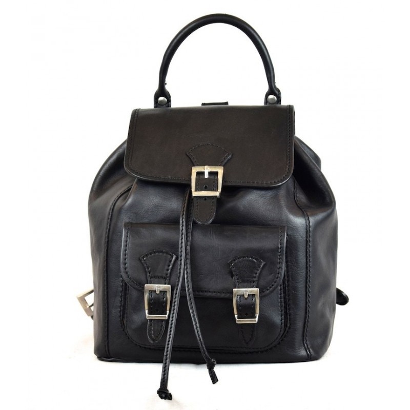 Leather woman backpack. medium size, suitable for every day.