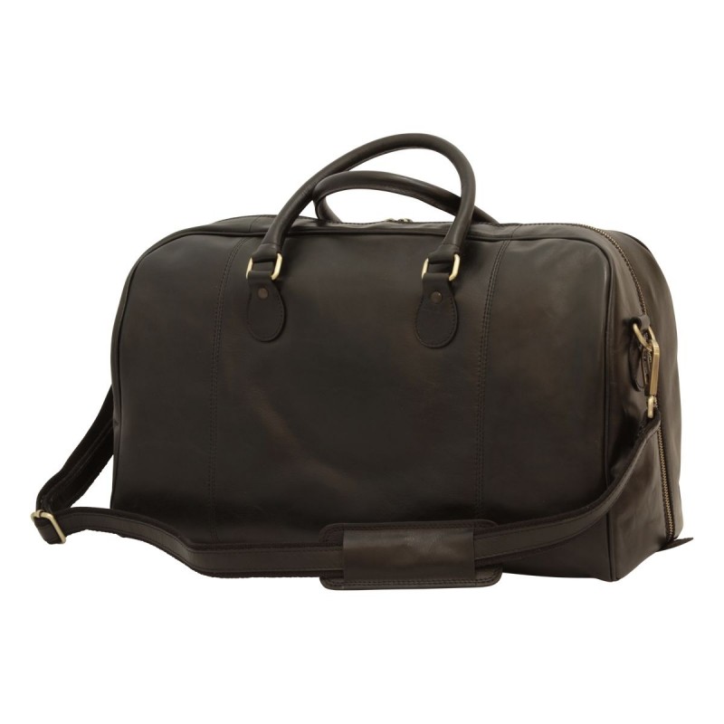 Leather duffel bag light but very resistant, this model adapts to any outfit, both for men and women.